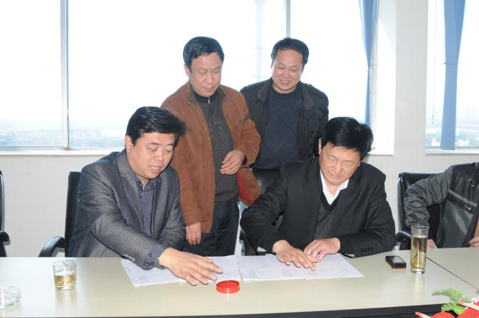2012年3月31日，洛陽市國資委與魏振幫、李佑生、牛俊輝、李愛科、張斌等5人組成的職工聯(lián)合購買體簽訂《產(chǎn)權(quán)轉(zhuǎn)讓協(xié)議》。
